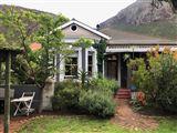 Muizenberg Farmhouse-Style Ferien House